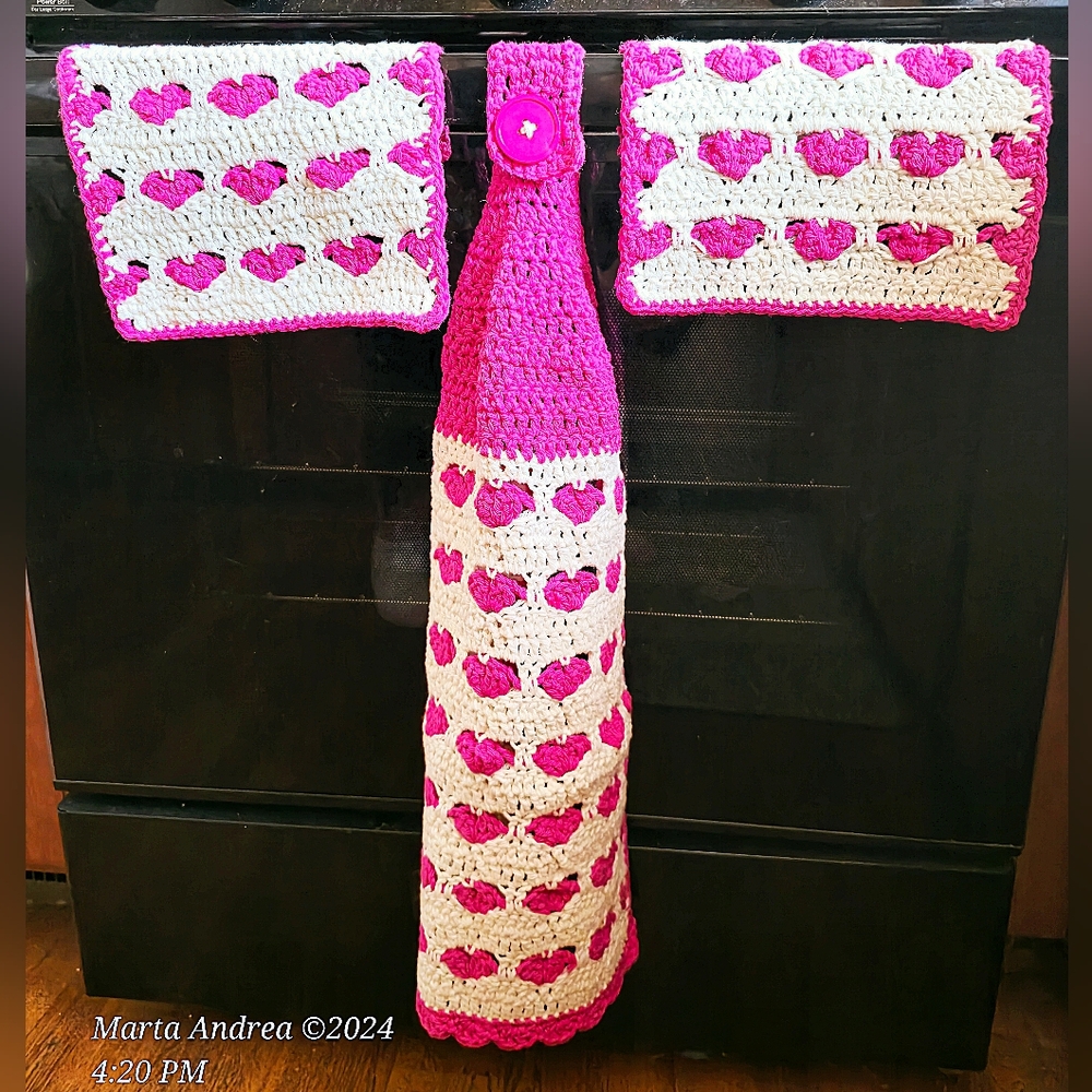 NWOT Handmade Crochet: "Hearts" Dish Towel Set